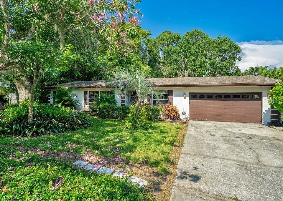 1st image of 310 Valencia Shores Dr
