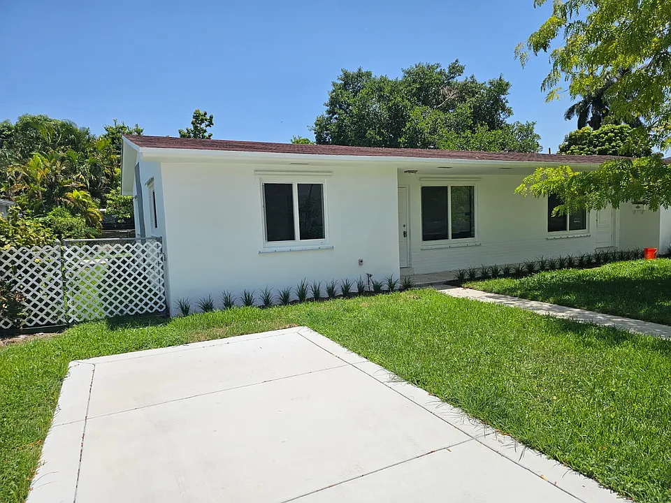 255 SW 80th Ave