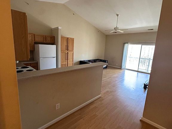 3rd image of 1901 Trailwood Heights Ln Unit 302