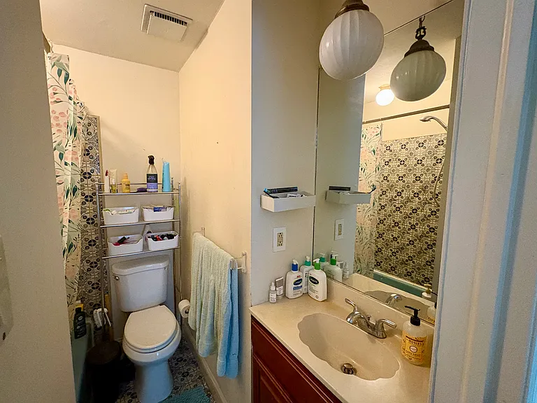 251 S 23rd St #2F — Photo 4