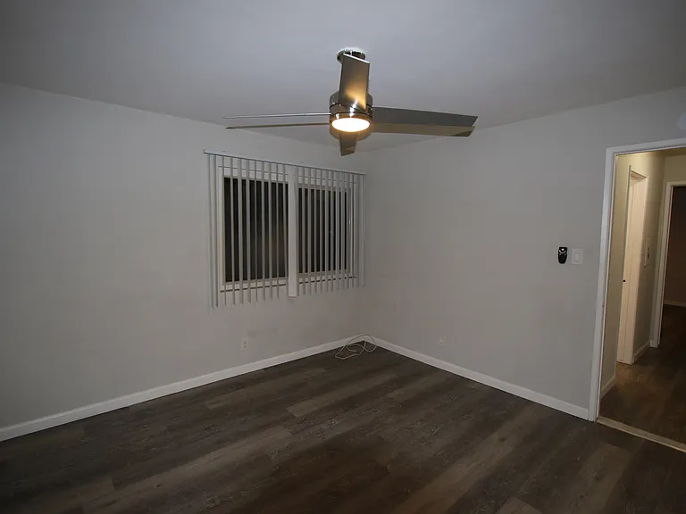 210 W Lemon Ave — Photo 23