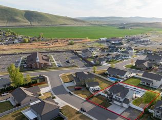 3059 Sugar Plum Ave, West Richland, WA