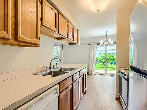5th image of 4548 Opal Dr