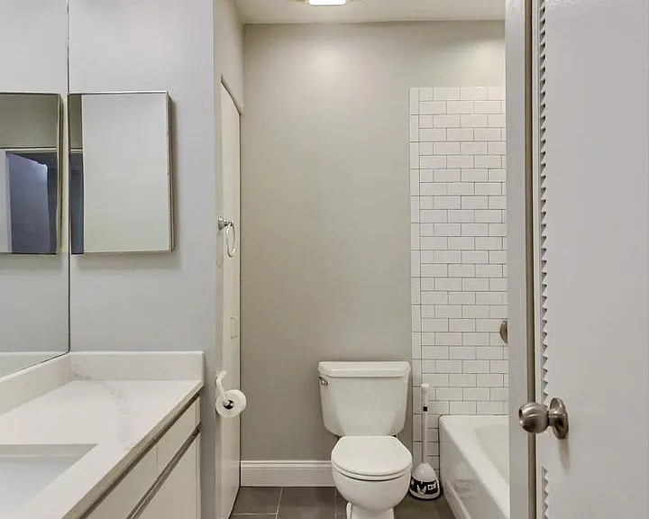 2343 N Greenview Ave #102 — Photo 17