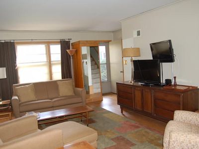 4859 N Santa Monica Blvd #4859, Whitefish Bay, WI, 53217