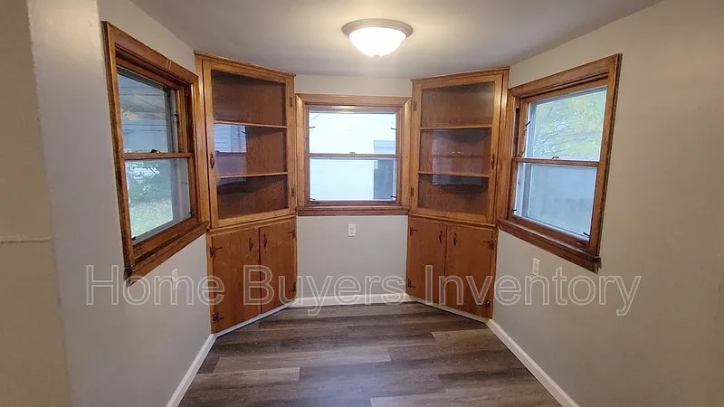 4 bed, 1.5 bath, 1488 sqft, $1,195 — Photo 3