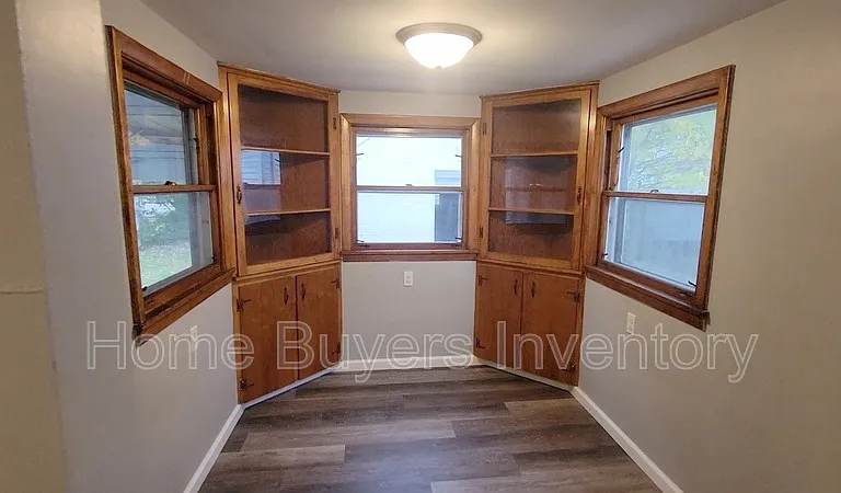 236 Hilton Ave — Photo 3