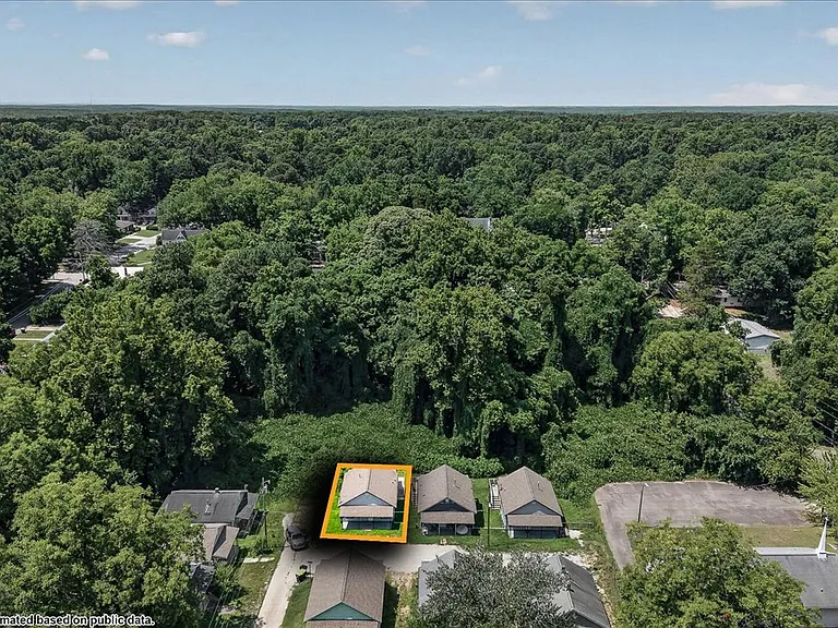 403 Spring Ct — Photo 34