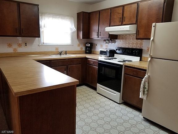 3rd image of 155 Liberta Dr