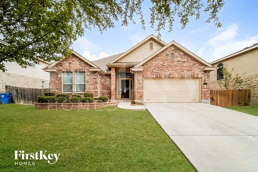 3 bed, 2.5 bath, 2427 sqft, $2,065 — Photo 1