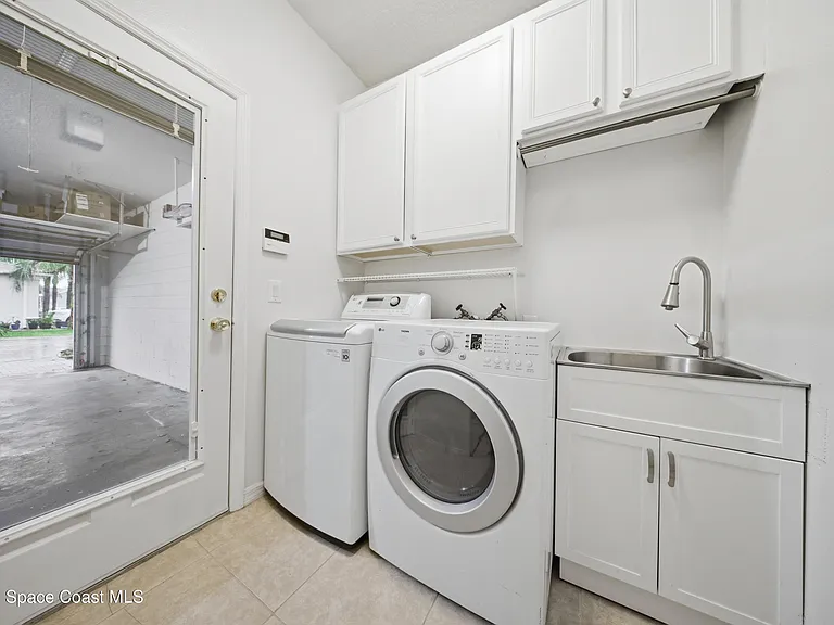 2039 Tullagee Ave — Photo 29