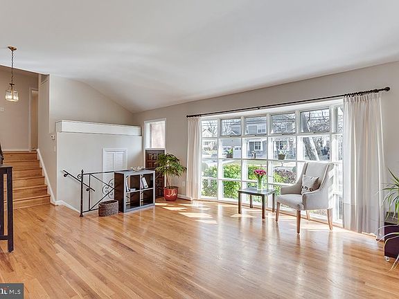 5th image of 8616 Ewing Dr