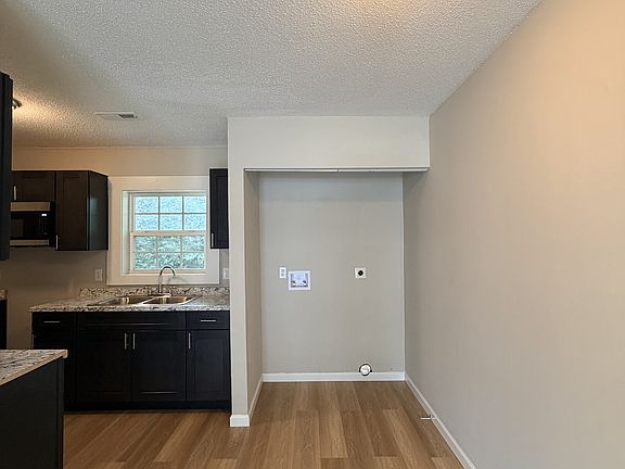 4th image of 65 Trinity Rd #9
