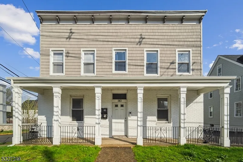143 Valley Rd #1R