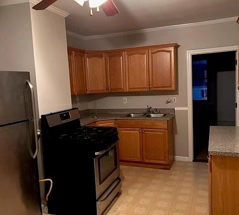 4th image of 52 Richmond St #2
