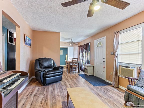2nd image of 206 GAYLE AVE