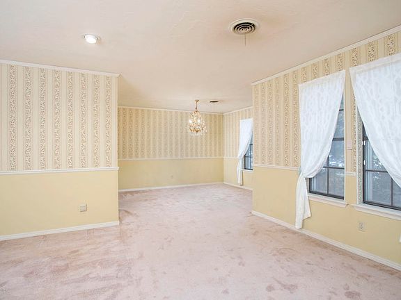 5th image of 6605 Roxton Dr