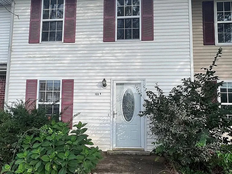 122 Westwood Cir #B — Photo 1