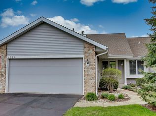 106 E Sutton Pl, Waukesha, WI 53188