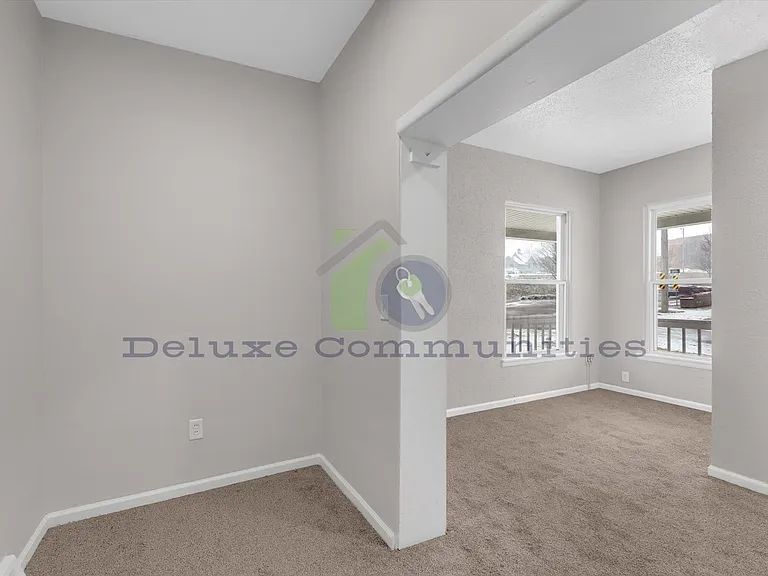 801 Prospect Ave SE — Photo 9
