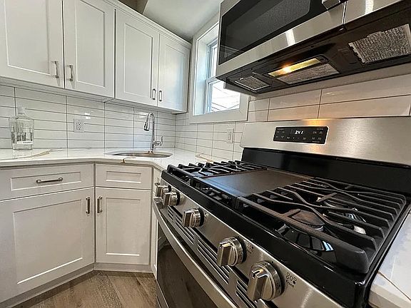 4th image of 250 Snyder St #8