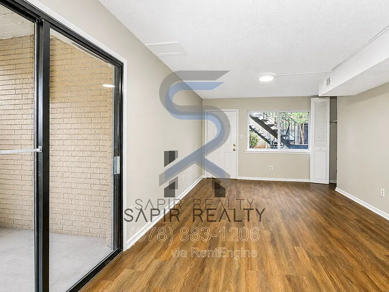 3300 College St #5 — Photo 4