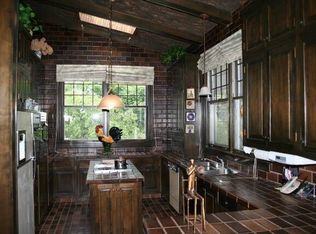 2 Swallow Ln, North Oaks, MN 55127