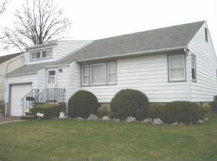 1053 Garry Ter, Secaucus, NJ 07094