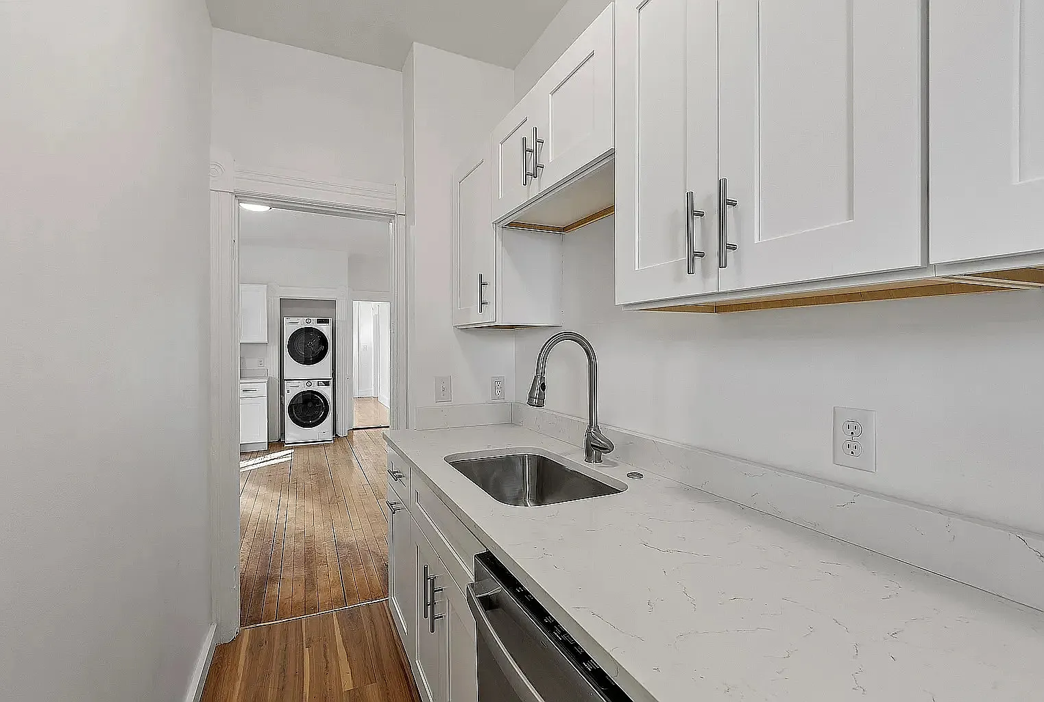 3 bed, 1640 sqft, $2,300 — Photo 2