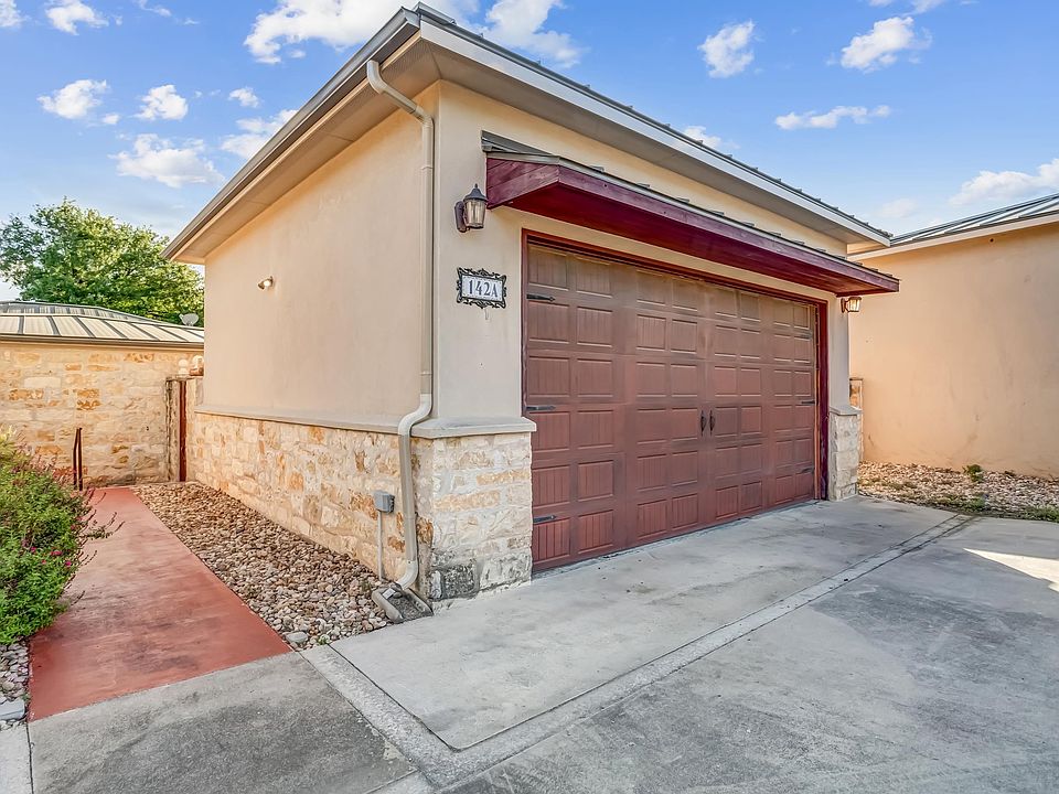 1st image of 142-A Uplift Street