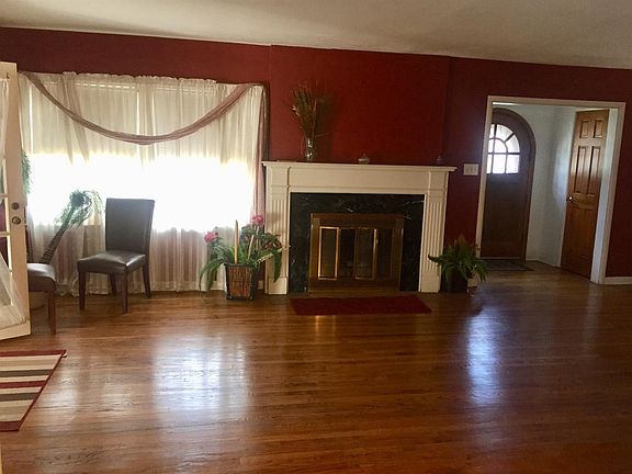5th image of 8907 Waymond Ave