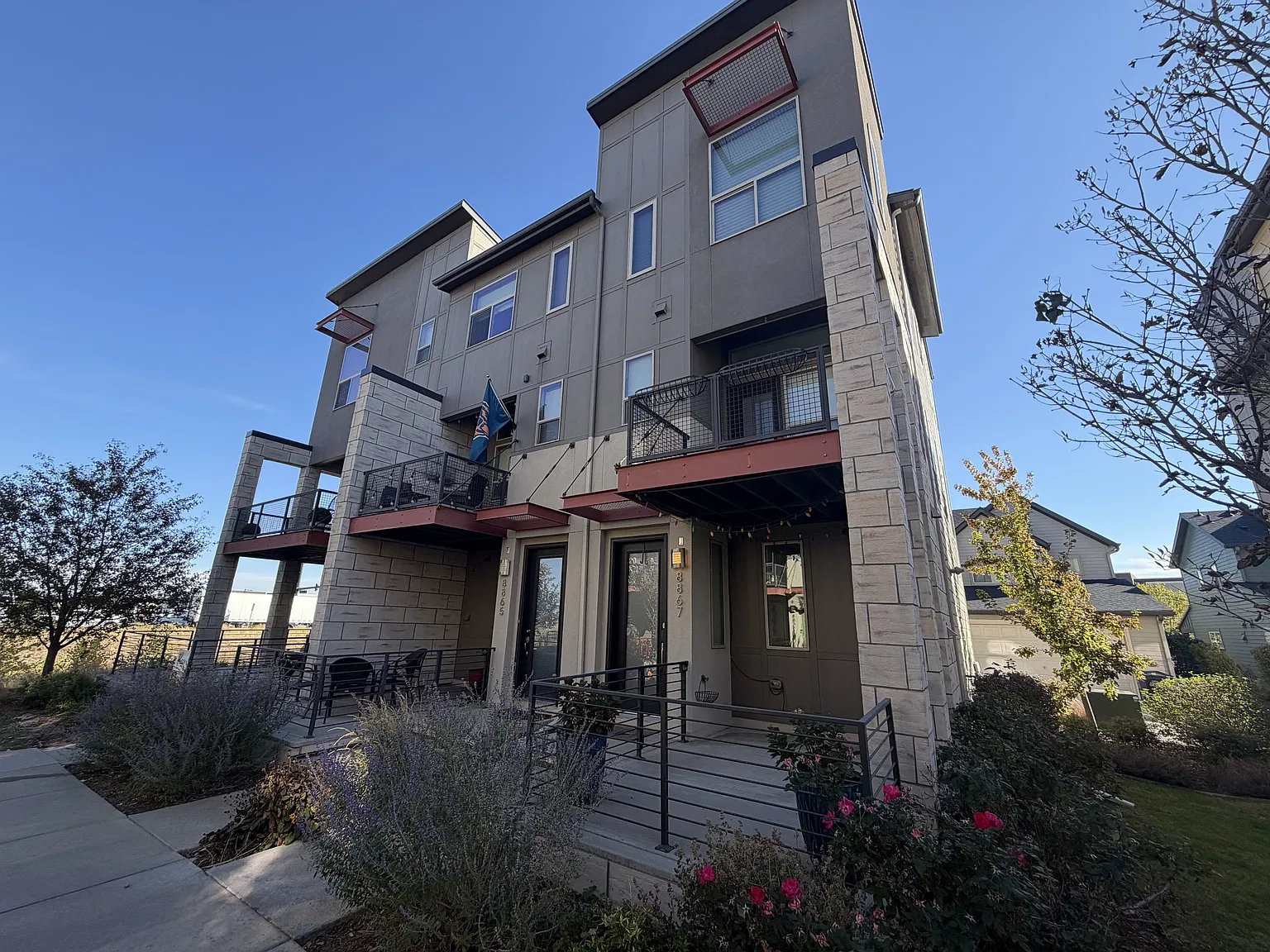8867 E 55TH AVE - - — Photo 1