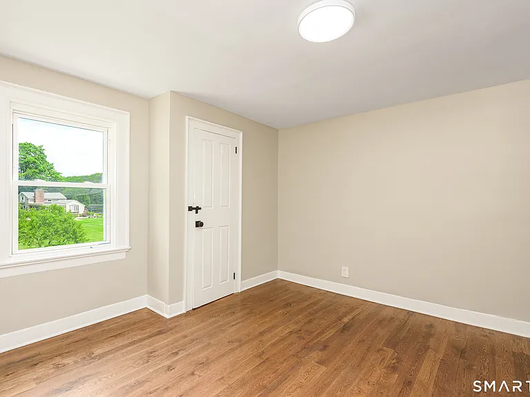 560 Manchester Rd — Photo 27