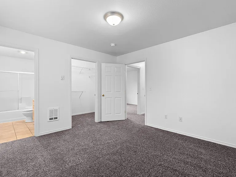 Vessey Park Apartments — Photo 25