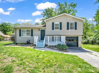 227 Bradshaw Ave, Hendersonville, NC 28792