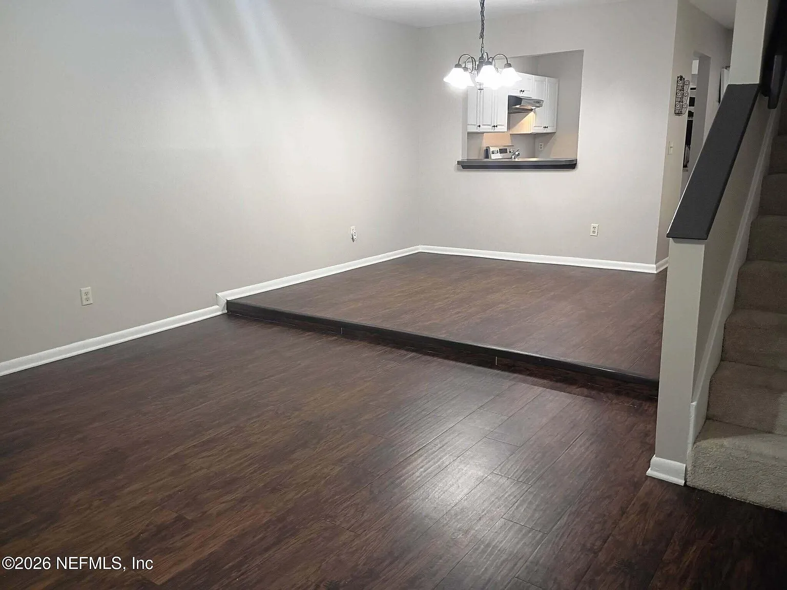 2 bed, 2.5 bath, 1035 sqft, $1,300 — Photo 4