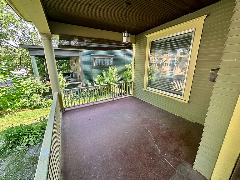 339 Eastern Ave SE — Photo 18