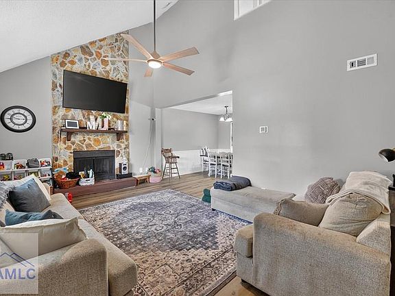 2nd image of 1334 Forest Lake Dr