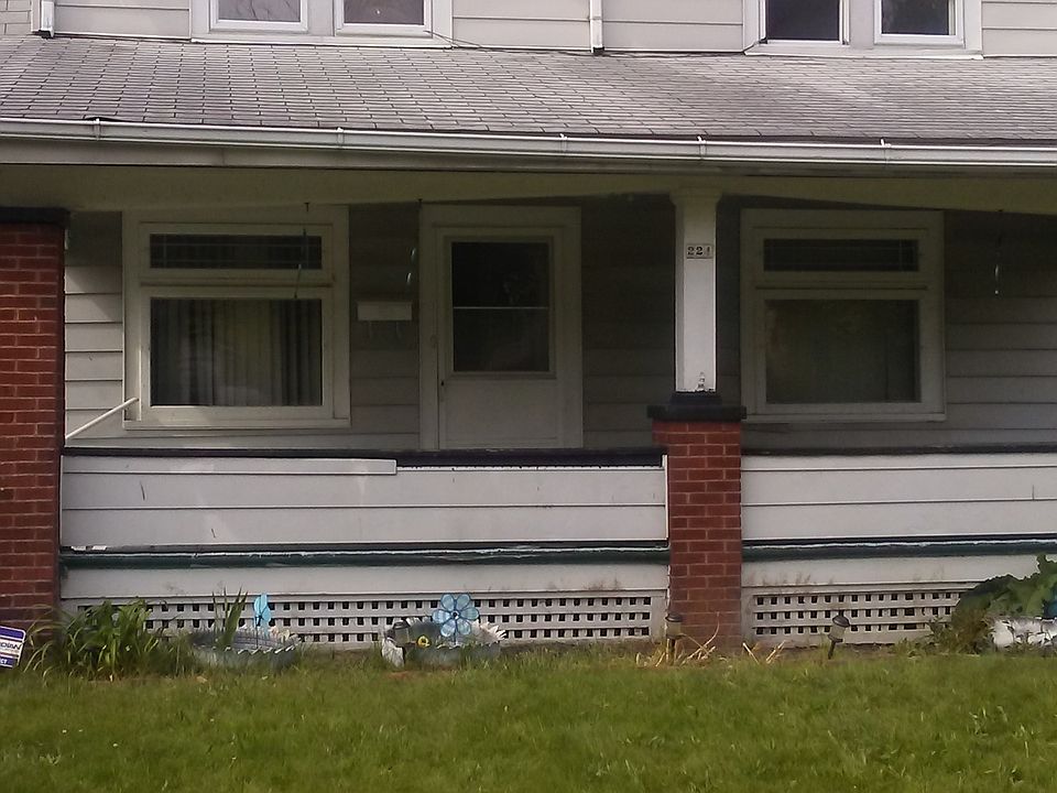 1st image of 224 E Boston Ave