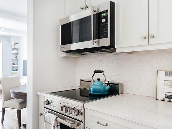 4th image of 25 Tudor City Pl Unit 1010/1011