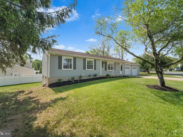 114 Birch St NE, Leesburg, VA 20176