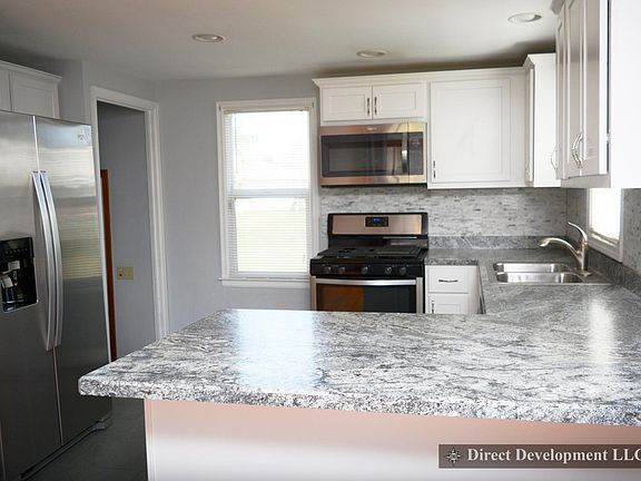 5th image of 2111 Beechwood St NE
