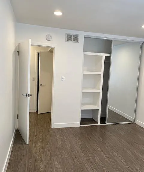 South Redondo Apartments — Photo 17