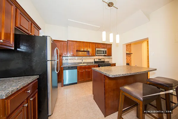 Rented by Highline Residential | media 33