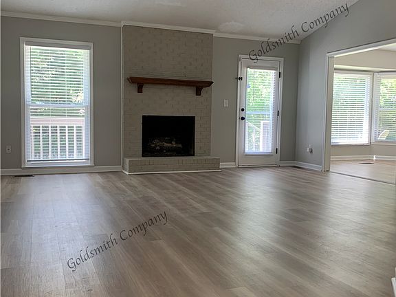 2nd image of 206 Burwood Dr