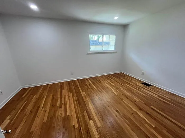 708 Hawes Ct — Photo 13