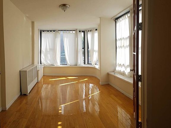 2nd image of 1690 Lexington Ave Fl 2