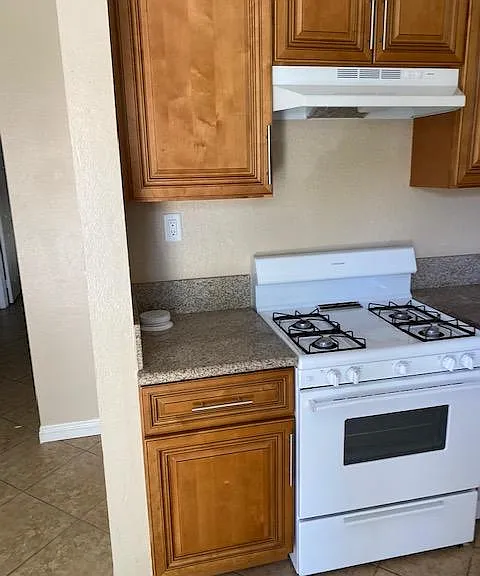 1051 N Newport Ave #2 — Photo 9