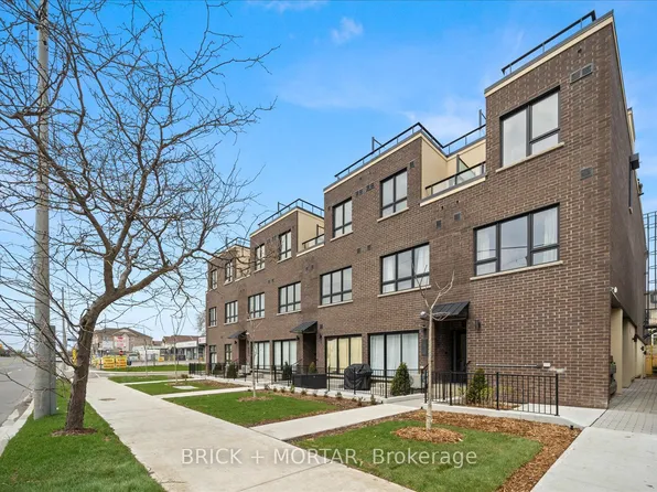 5 Vivian Rd, Toronto, ON M1M 0B2