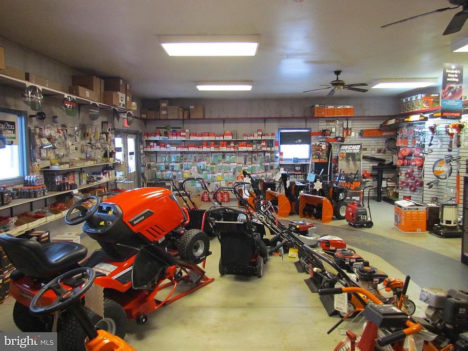 2nd image of 530 Park Rd